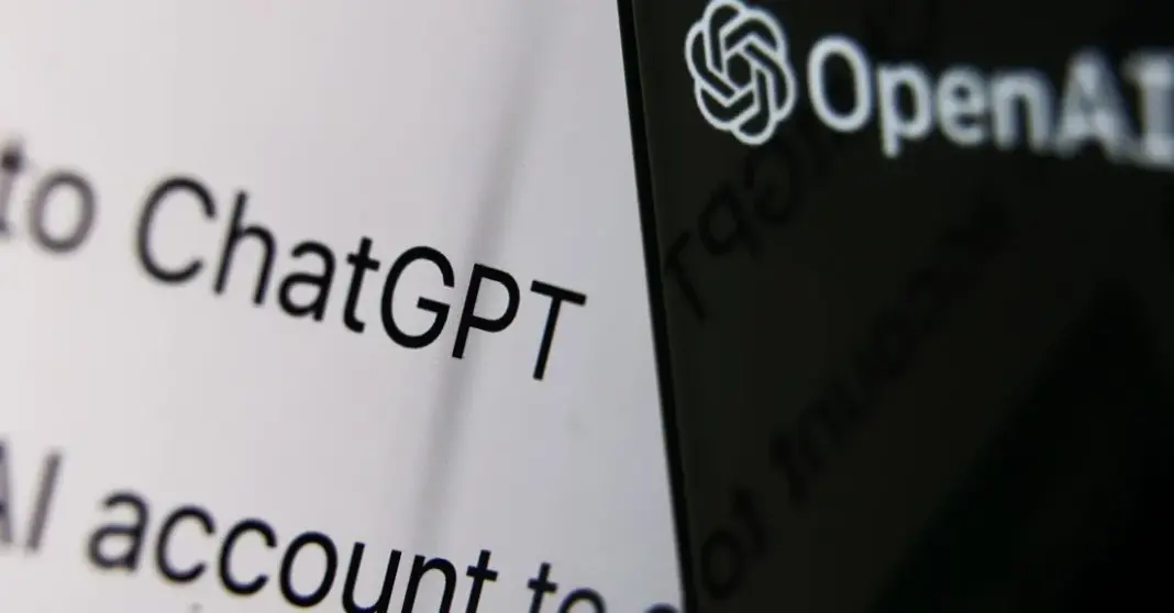 Ilustrasi antarmuka ChatGPT dengan simbol batasan usia dan konten dewasa yang akan diluncurkan OpenAI bulan Desember