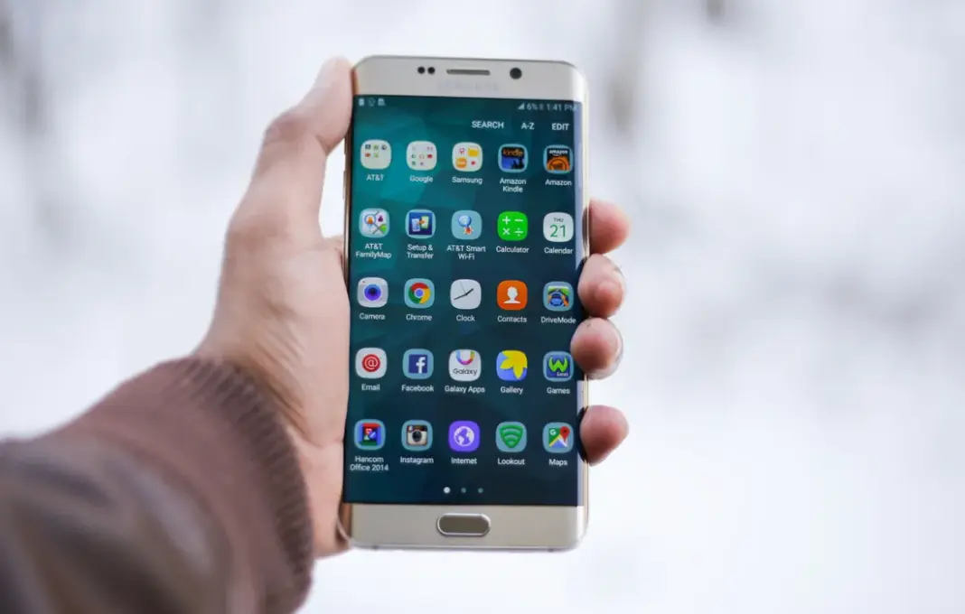 Ilustrasi aplikasi populer pada ponsel Android yang perlu dihapus untuk mengosongkan memori penyimpanan