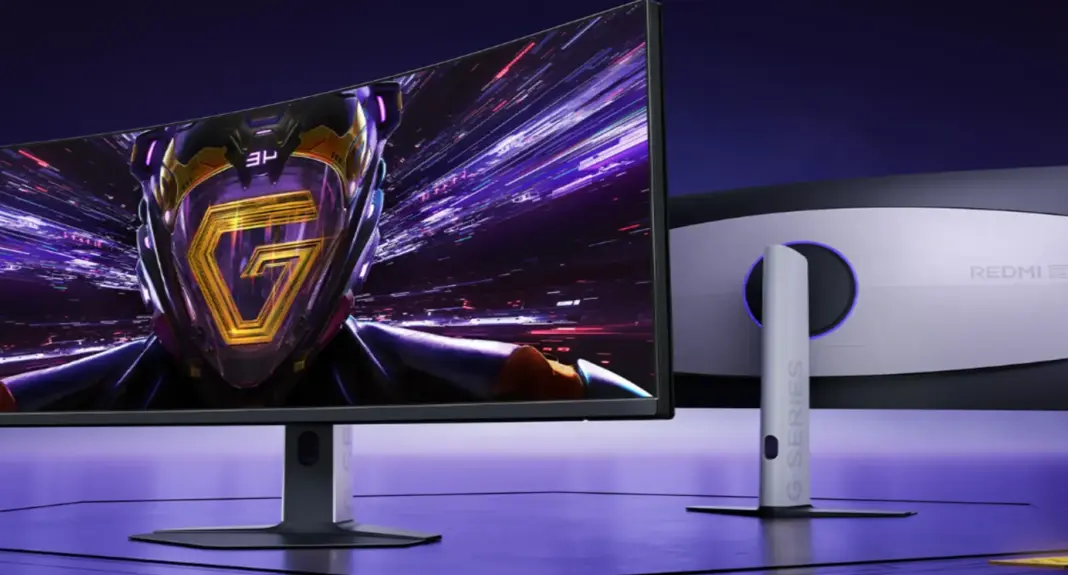 Redmi Curved TV dengan layar melengkung dan desain bezel tipis dalam setting ruang keluarga modern