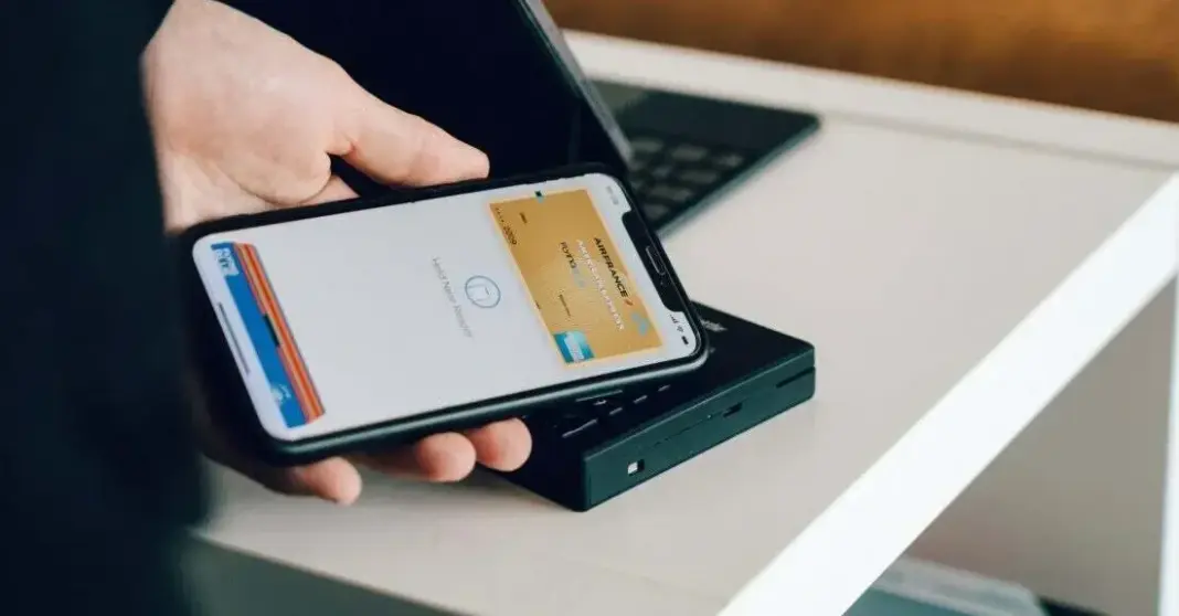 Peningkatan jangkauan NFC pada perangkat Apple iPhone dan Apple Watch untuk interaksi lebih mudah