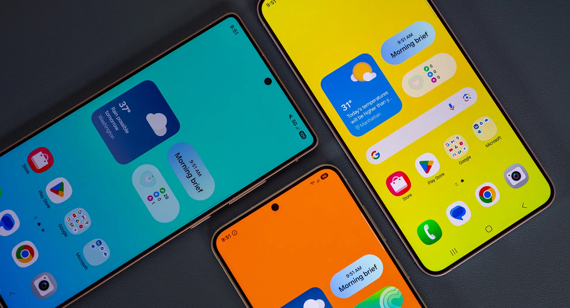 Comparing the sizes and shapes of the displays on the Samsung Galaxy S25 Ultra, Samsung Galaxy S25 Plus, and Samsung Galaxy S25