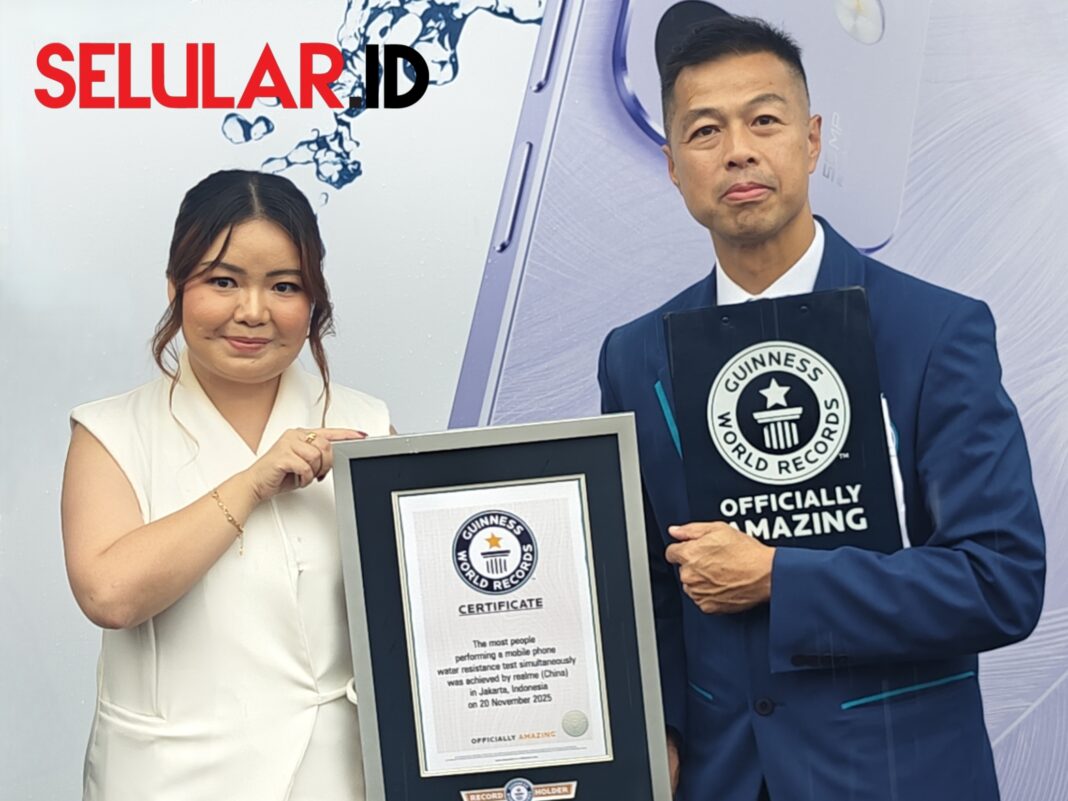 realme C85 Pecahkan Rekor Dunia Guinness untuk Tes Ketahanan Air
