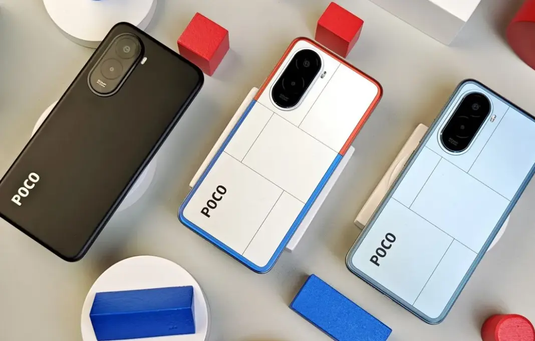 Poco M7 dalam tiga varian warna hitam, silver, dan biru yang termasuk dalam program diskon 11.11