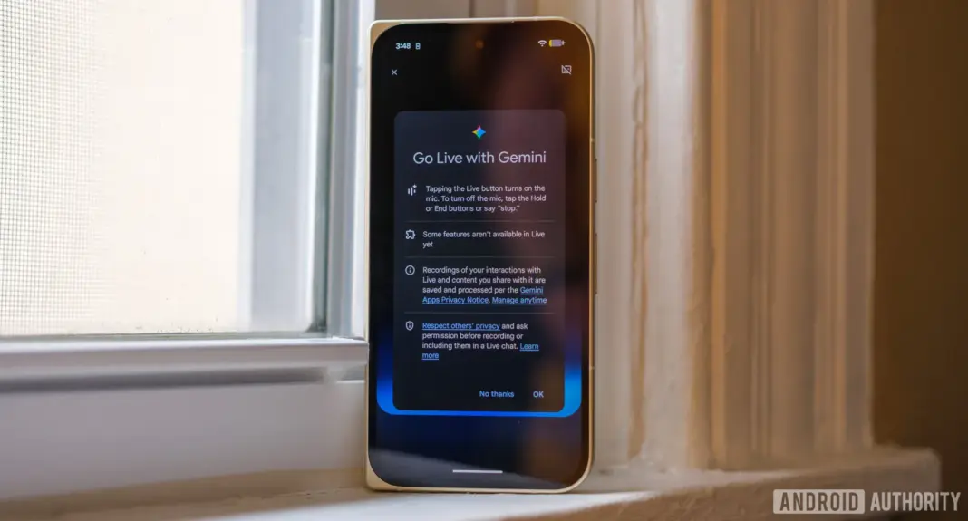 Pixel 10 Pro Fold menampilkan antarmuka Gemini Live dengan latar belakang gelap