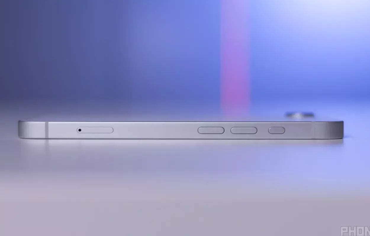 iPhone 16e yang kompak sebagai referensi untuk iPhone 17e