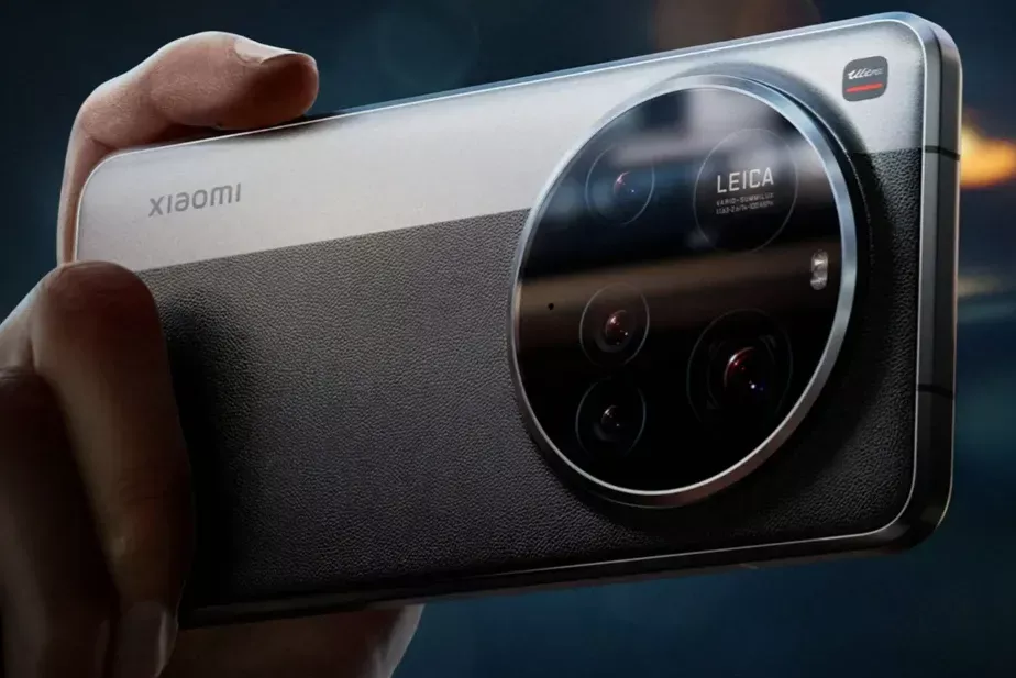 Perbandingan Photography Kit Xiaomi 17 Ultra warna beige dan hitam dengan grip kamera terpisah