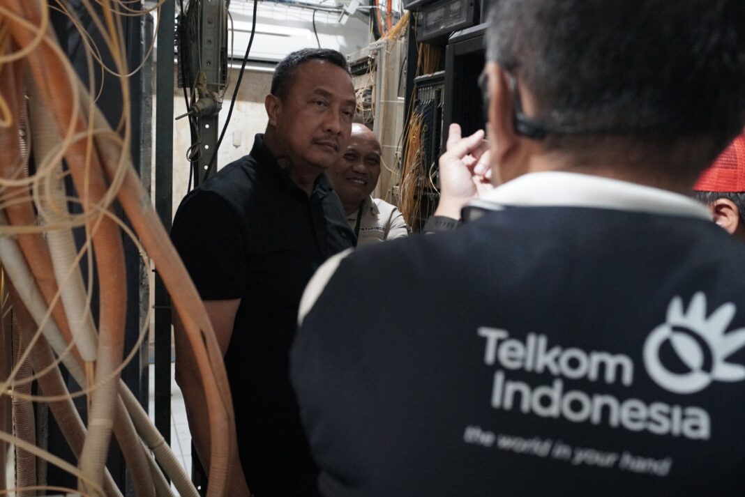 TelkomGroup Salurkan Rp2,3 Miliar dan Aktifkan 13 Titik Internet Satelit untuk Korban Bencana Sumatra