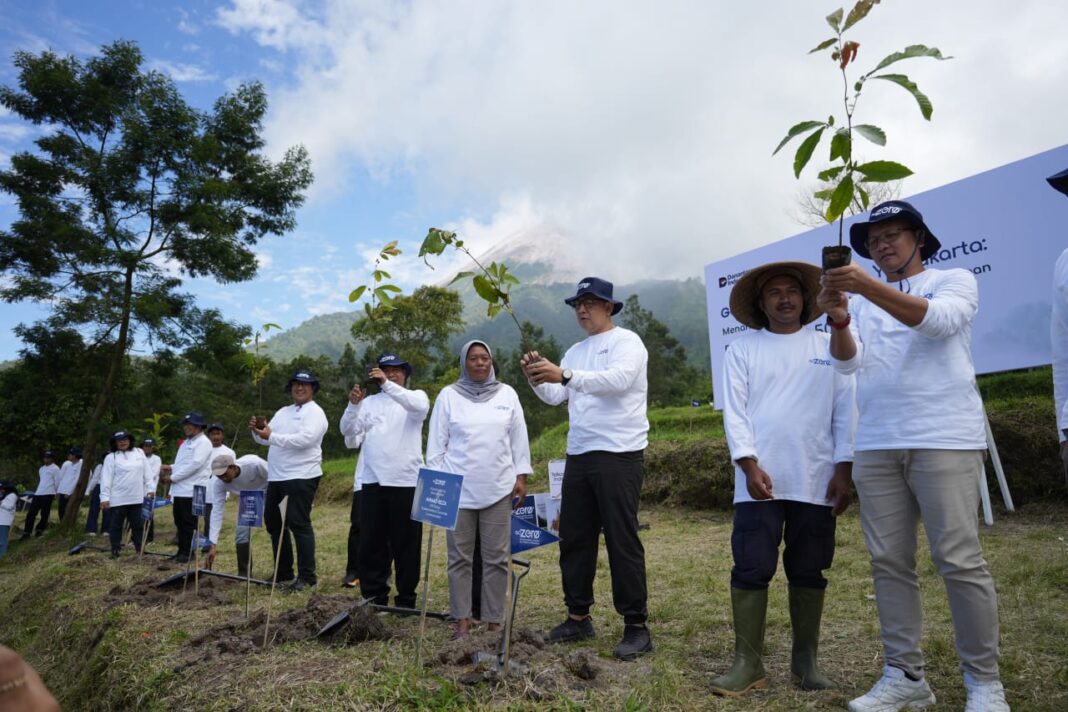 Telkom Hijaukan Yogyakarta dengan 500 Pohon, Perkuat Komitmen GoZero%