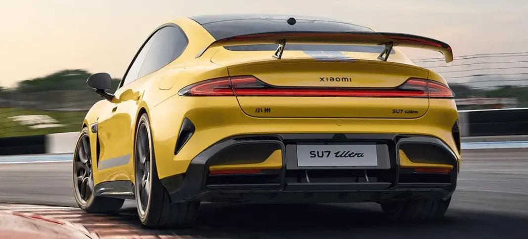 Grafik pertumbuhan pengiriman dan jaringan toko Xiaomi EV di Tiongkok