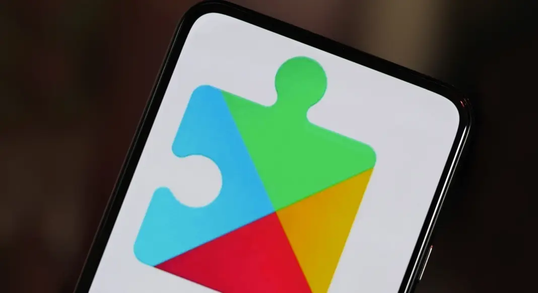 Ilustrasi logo Google Play Services dengan latar belakang digital biru