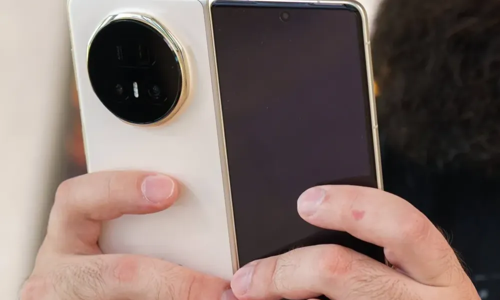 Camera vs foldable flagship: you can’t have both