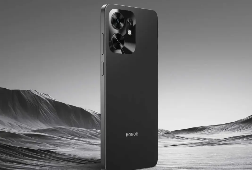 Tampilan depan Honor Play 60A dengan layar luas dan bezel tipis dalam warna Azure Sky