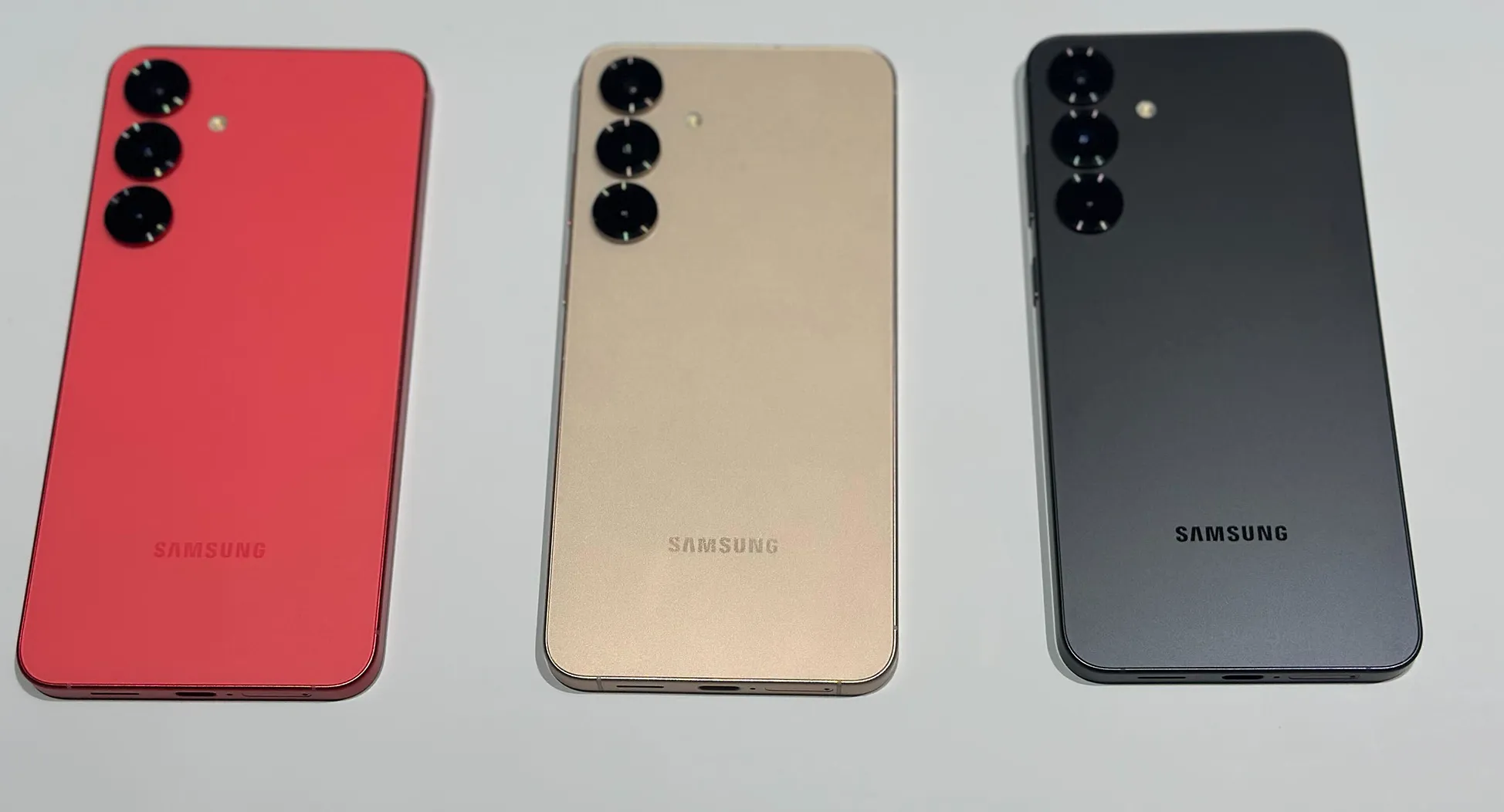 The three Samsung.com exclusive colors of the Samsung Galaxy S25 and Galaxy S25 Plus