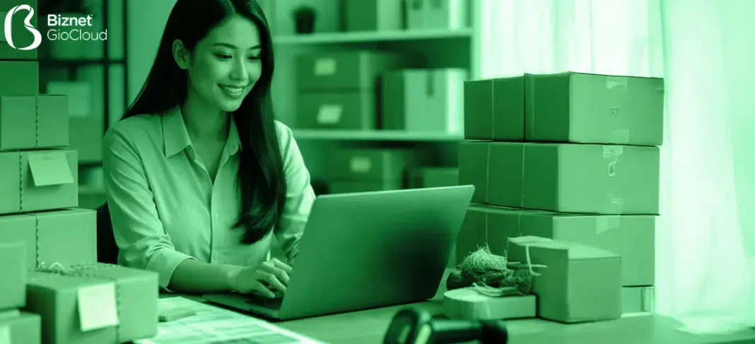 Kumpulan contoh kode HTML untuk membuat website sederhana, ditampilkan di layar editor teks dengan latar belakang biru.