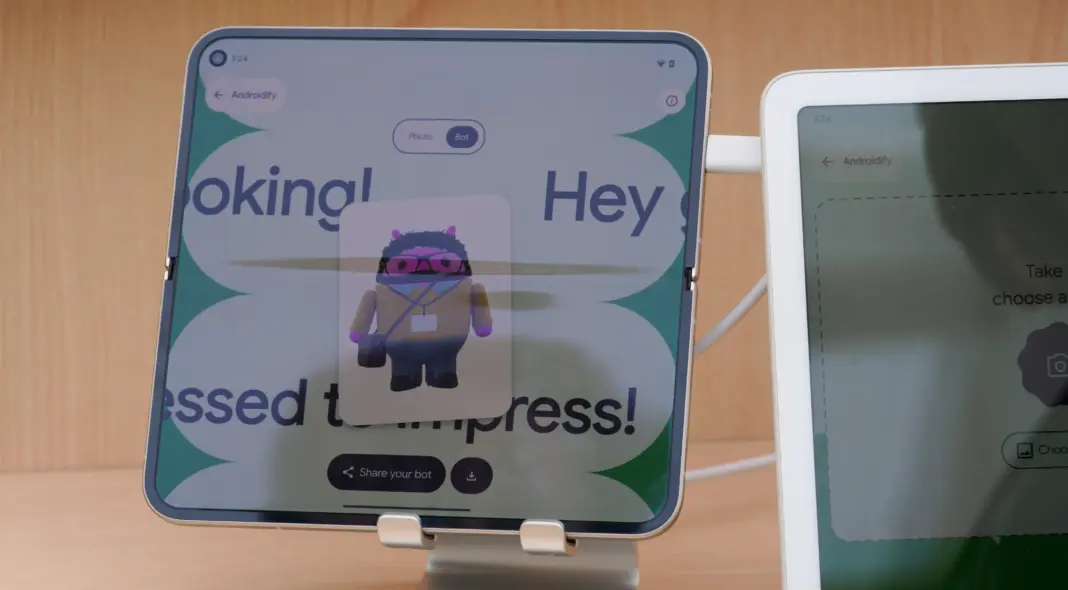 Tampilan antarmuka aplikasi Androidify pada layar Pixel 9 Pro Fold yang ditampilkan di ajang Google I/O 2025.