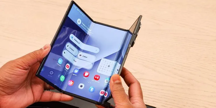 Samsung Galaxy Z TriFold hands-on testing at Dubai Mall on Android Central