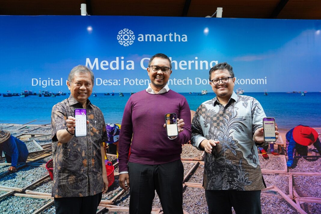 (Ki-ka) Rudiantara, Komisaris Utama Amartha, Andi Taufan Garuda Putra, Founder & CEO Amartha, bersama Nailul Huda, Direktur Ekonomi Digital CELIOS, dalam kegiatan media gathering Amartha: “Digital untuk Desa, Potensi Fintech Dorong Ekonomi” di Jakarta, Jumat (23/1/2026).