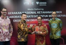 Kiri ke Kanan: - Patrick Dannacher - Presiden Direktur PT ITSEC Asia Tbk - Eko Prasudi Widianto - Direktur PT ITSEC Asia Tbk - Slamet Aji Pamungkas - Deputi 4 BSSN & Ketua Dewan Pengawas ADIGSI - Firlie Ganinduto - Ketua Umum Asosiasi digitalisasi dan keamanan siber indonesia (ADIGSI)
