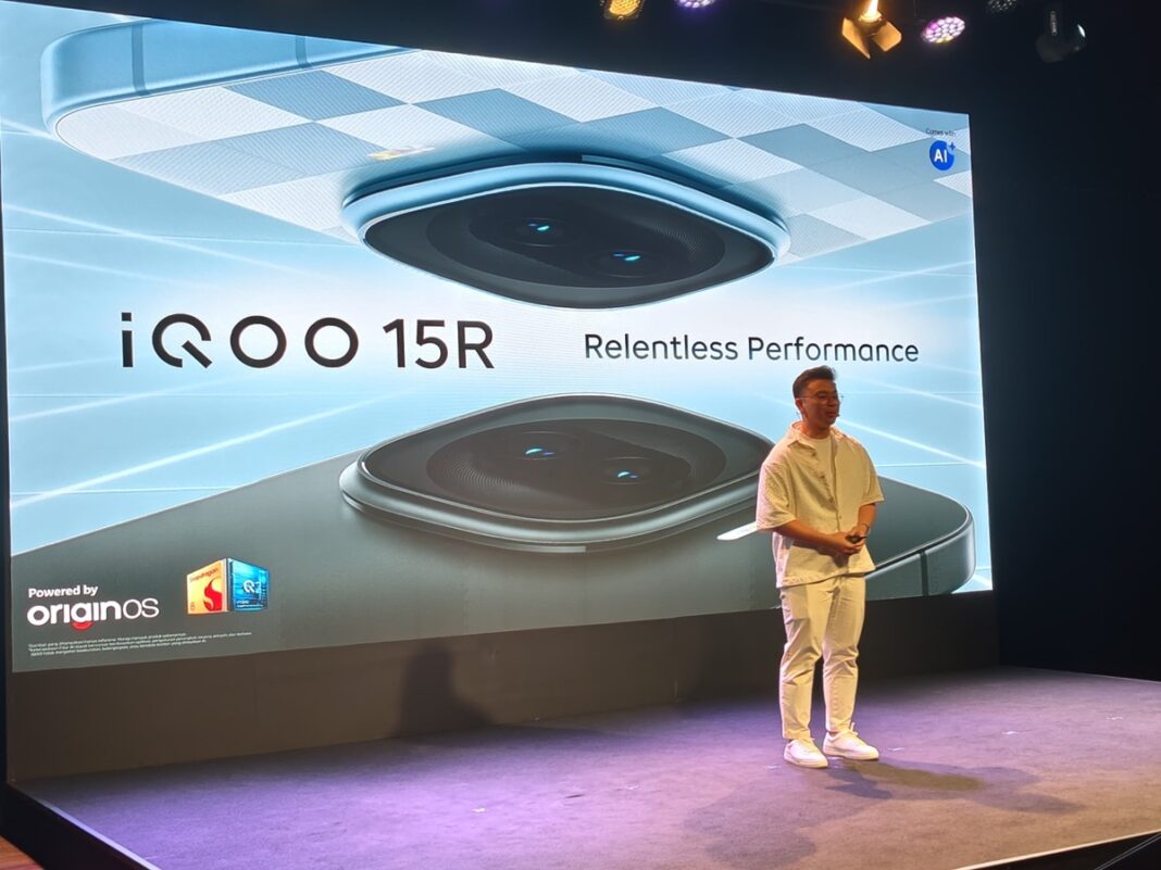 Calvin Nobel-Head of Product iQOO Indonesia, pada peluncuran iQOO 15R di Jakarta Rabu 25 Februari 2026
