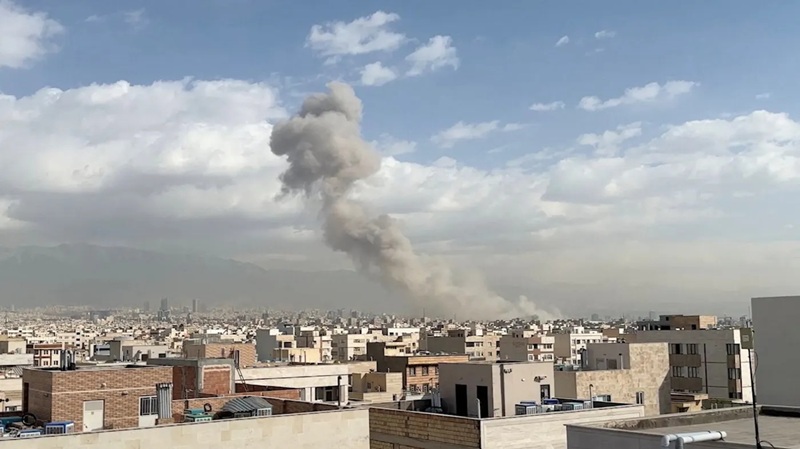 Perang Iran vs AS dan Israel Meletus, Pamerkan Teknologi Militer