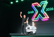 Anthony Tan, Group CEO & Co-Founder Grab, memperkenalkan Carri, robot otonom untuk layanan pengantaran makanan, pada GrabX 2026 di Jakarta, 8 April 2026
