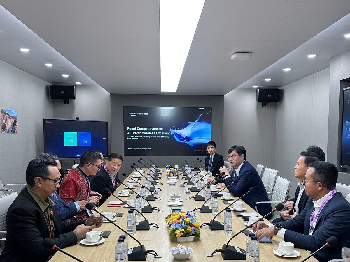 Telkomsel dan Huawei resmi umumkan kolaborasi strategis dalam ajang Mobile World Congress (MWC) 2026 di Barcelona. Kolaborasi Strategis ini menjadi komitmen Perusahaan untuk memperkuat pengembangan 5G, akselerasi home broadband, serta pemberdayaan talenta digital guna menghadirkan konektivitas yang lebih cepat dan andal bagi pelanggan di seluruh Indonesia (2/4).