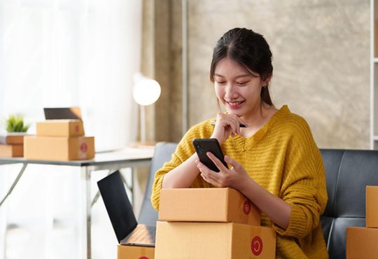 Maybank Indonesia Dorong Top Up e-Wallet via M2U ID App