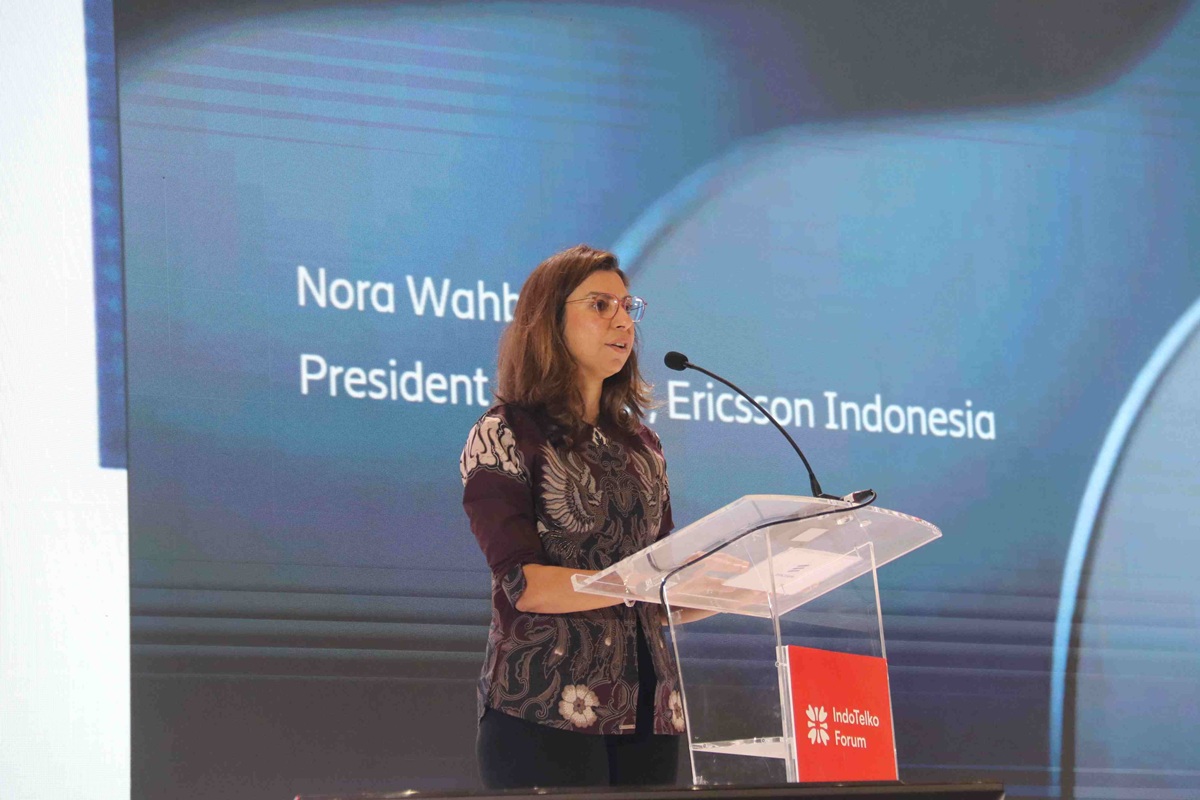 Nora Wahby, President Director Ericsson Indonesia, memberikan keynote speech pada Indotelko Forum 2026 (29/04) mengenai peran 5G dan AI dalam mendorong ekonomi digital Indonesia. Sejalan dengan visi Indonesia Emas 2045, Ericsson menilai 5G tidak lagi sekadar evolusi teknologi, tetapi infrastruktur krusial yang akan menopang transformasi di berbagai sektor, mulai dari manufaktur, logistik, energi, hingga layanan publik.