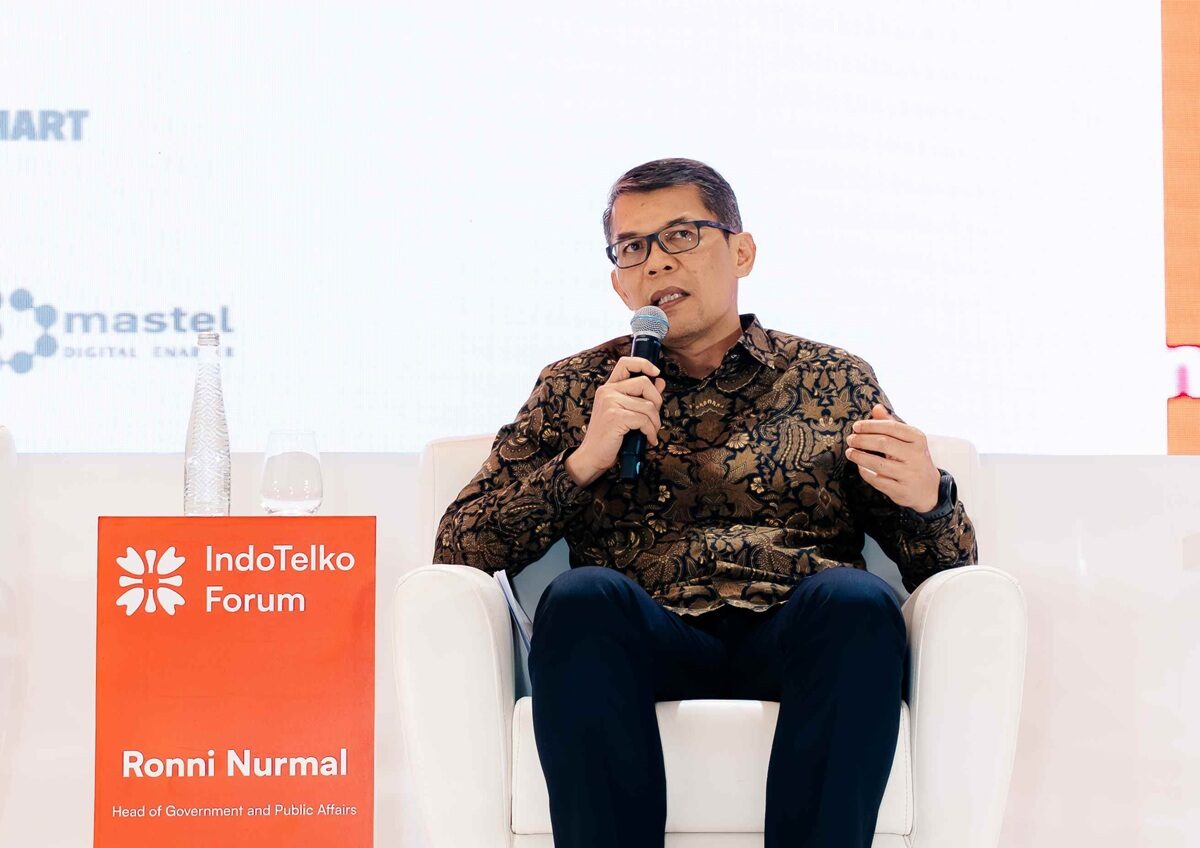 Ronni Nurmal, Head of Government and Industry Relations Ericsson Indonesia, dalam sesi panel diskusi pada IndoTelko Forum 2026 (29/04). Dalam kesempatan tersebut, ia menyoroti pentingnya kebijakan spektrum yang mendukung percepatan 5G, penguatan ekosistem digital yang aman dan tepercaya, pengembangan talenta digital, serta akses ekosistem teknologi yang seimbang untuk mendorong transformasi digital Indonesia.   