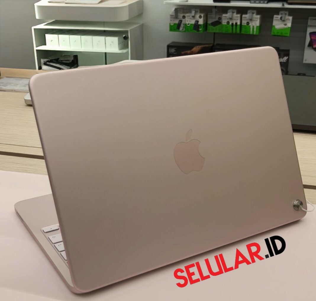 MacBook Neo - Varian Blush