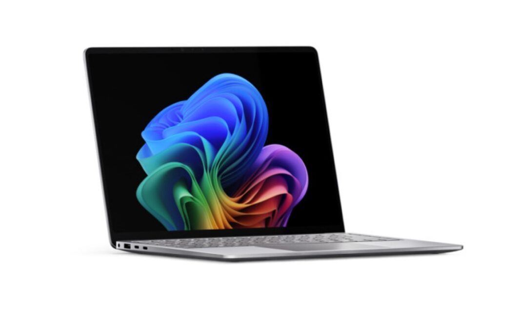 Microsoft Surface Laptop 8 2026