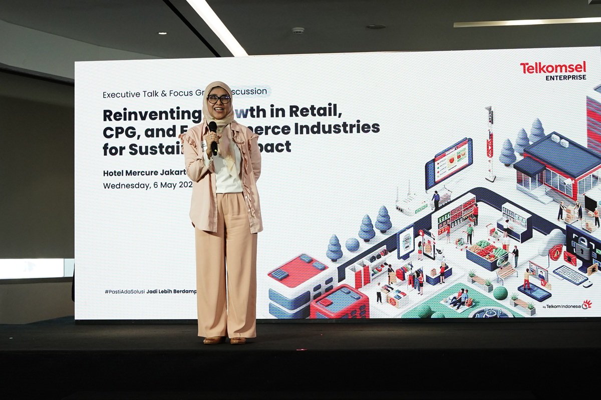 VP Corporate Innovation, Sustainability, and Marketing Telkomsel, Mia Melinda, menyatakan, "melalui Telkomsel Enterprise, kami berkomitmen untuk menghadirkan solusi digital end-to-end yang tidak hanya meningkatkan efisiensi, tetapi juga membantu pelaku ritel mengambil keputusan bisnis yang lebih cepat dan berbasis data.”