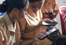 Telkomsel Dorong Literasi Digital dan Pendidikan Modern di Flores