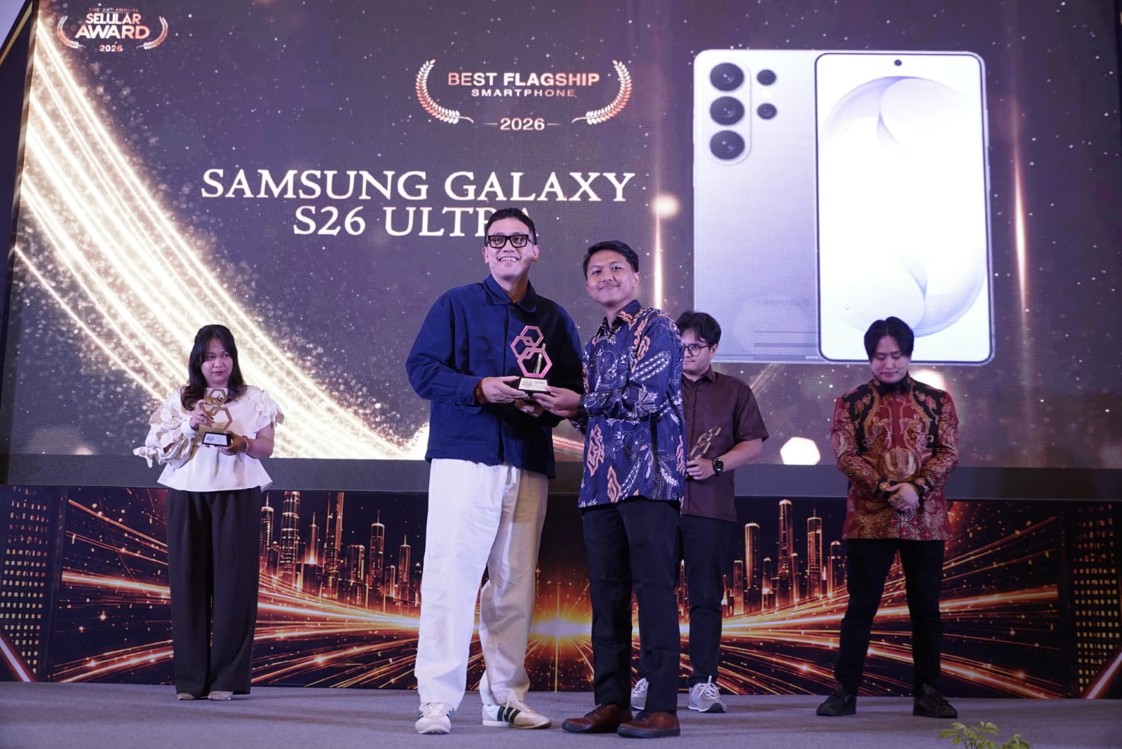 Borong Tiga Penghargaan Bergengsi, Samsung Unjuk Gigi di Panggung Selular Award ke-23
