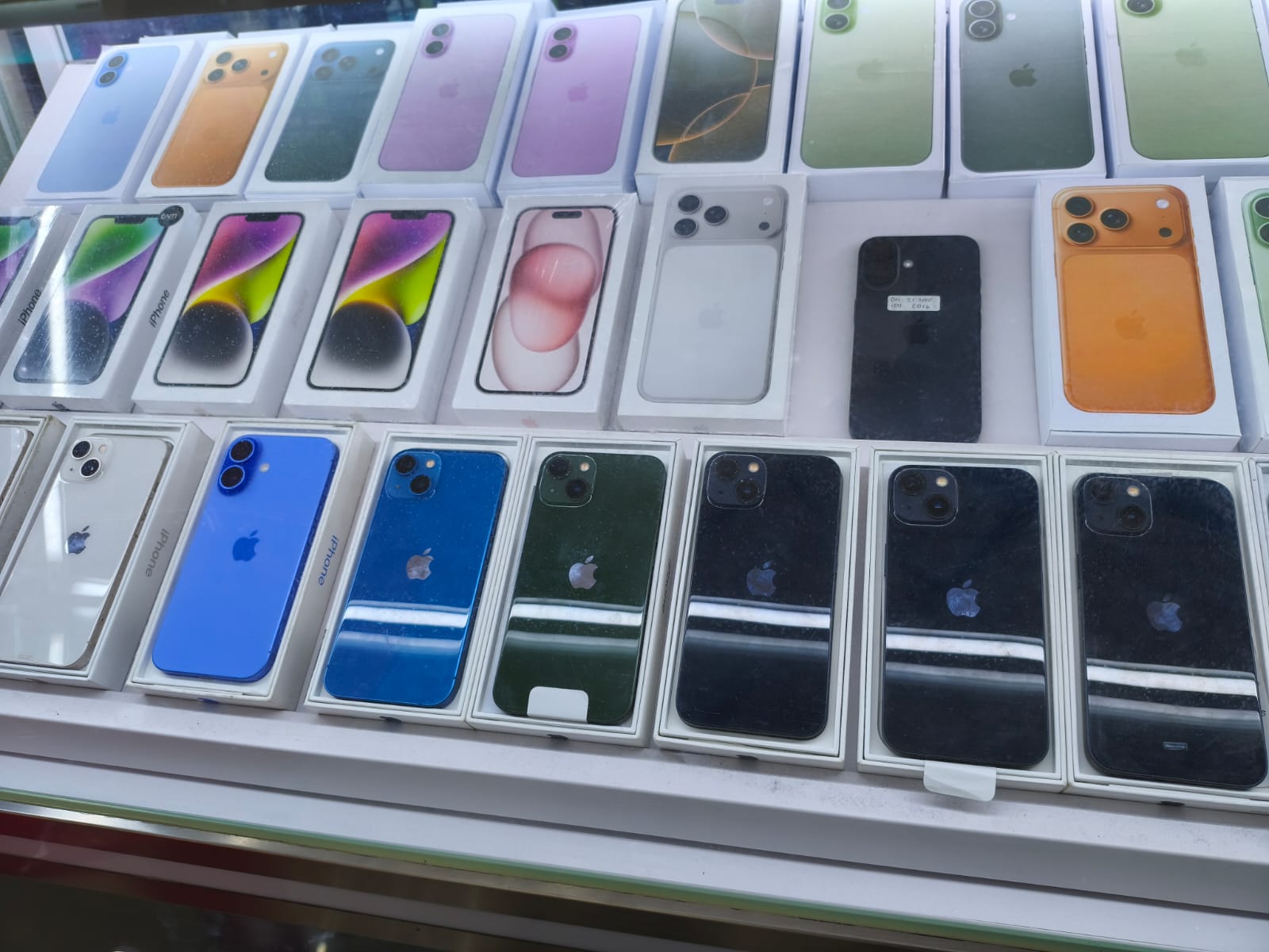 Tak Hanya Android, Harga iPhone 15 dan 16 Naik Merangkak Naik Hingga Rp450 Ribu
