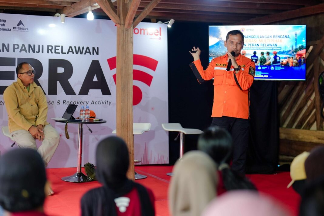 Telkomsel Emergency Response & Recovery Activity (TERRA) menghadirkan program Gladian PANJI Relawan TERRA, sebagai program pelatihan kesiapsiagaan bencana berbasis komunitas untuk memperkuat kapasitas relawan muda, termasuk Mahasiswa Pencinta Alam (MAPALA) dan komunitas peduli bencana, di berbagai wilayah Indonesia. Inisiatif ini telah digelar secara berkelanjutan di beberapa wilayah Indonesia, mulai dari Banten, Semarang dan Bandung.