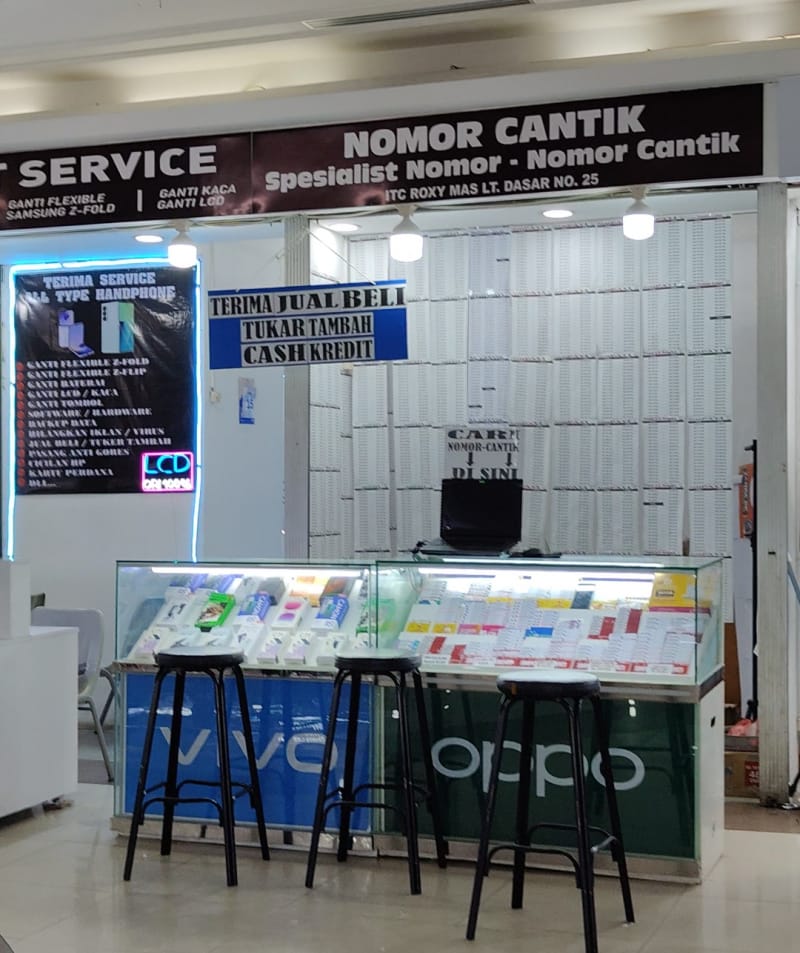 Gagal Scan Wajah Memukul Omzet Pedagang Kartu Perdana di Roxy Mas