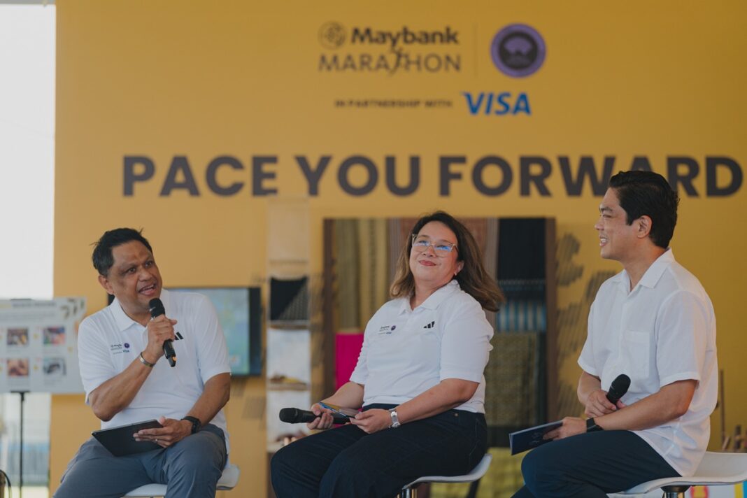 Group Chief Sustainability Officer and Principal Officer Maybank Labuan Foundation Dato’ Shahril Azuar Jimin berbincang-bincang dengan Vira Widyasari, Country Director Visa Indonesia dan Sunny Medalla, President Director BMW Indonesia lewat sesi diskusi yang berjudul 
