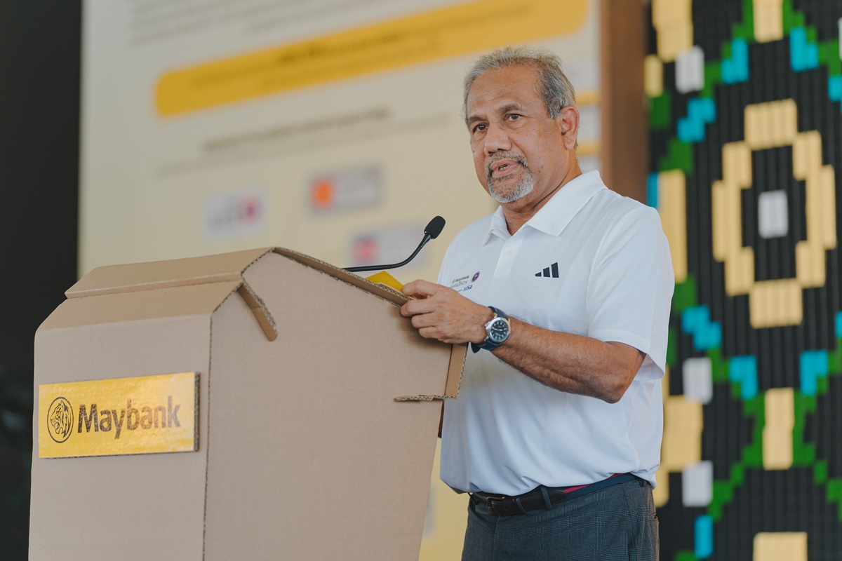 President Commissioner PT Bank Maybank Indonesia Tbk Dato' Zulkiflee Abbas Abdul Hamid menyampaikan sambutan saat Maybank Marathon Sustainability Day 2026 di Sustainability Pavilion, Bali United Training Center, Gianyar, Bali, pada 22 Agustus 2026.