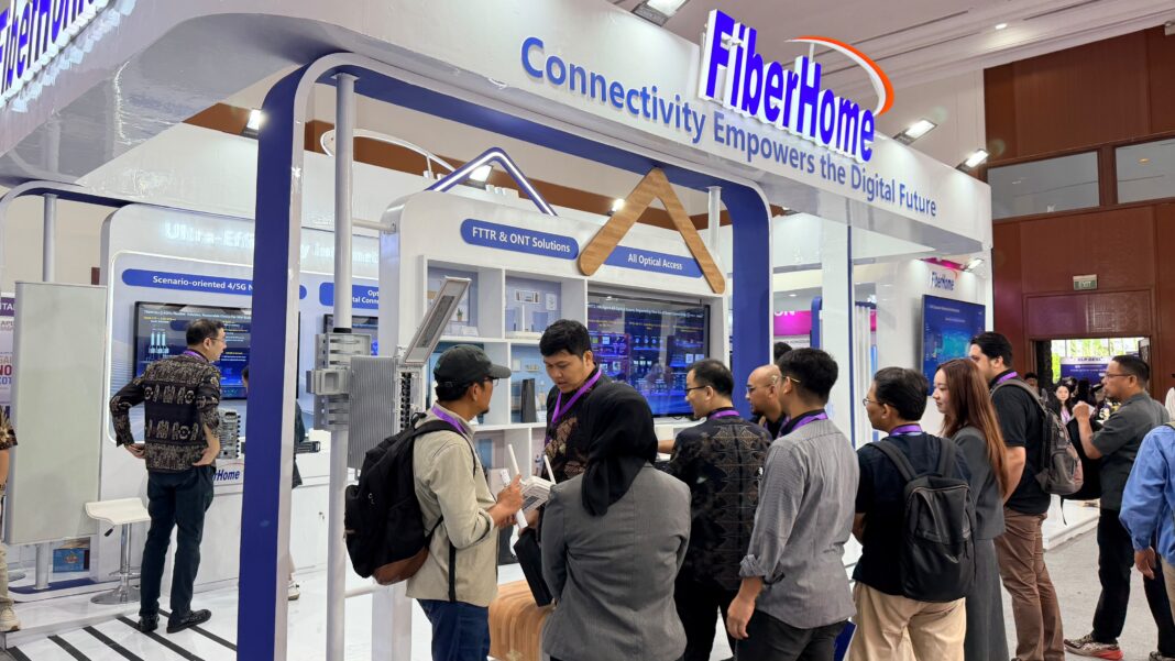 FiberHome Pamerkan Solusi Internet Efisien Berbasis AI, Operator Bersiap Memangkas Biaya Operasional