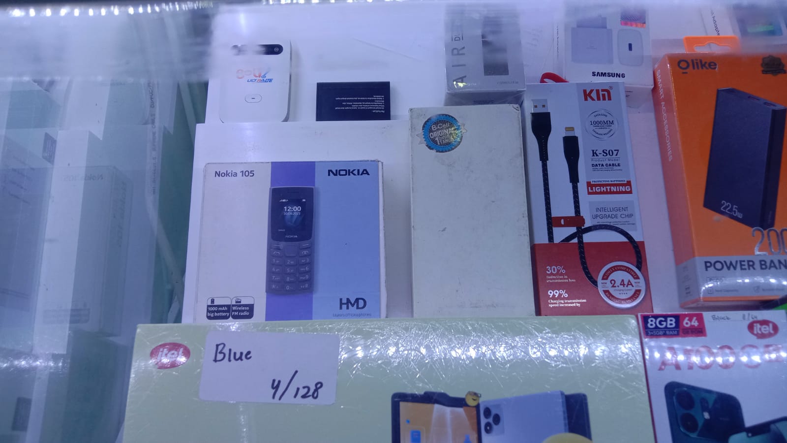 Layani Sisa Ceruk Pasar, Feature Phone Nokia Masih Bertahan di Pasar HP ITC Roxy Mas