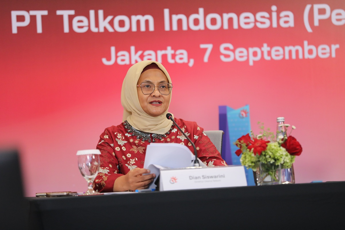 Direktur Utama Telkom Dian Siswarini
