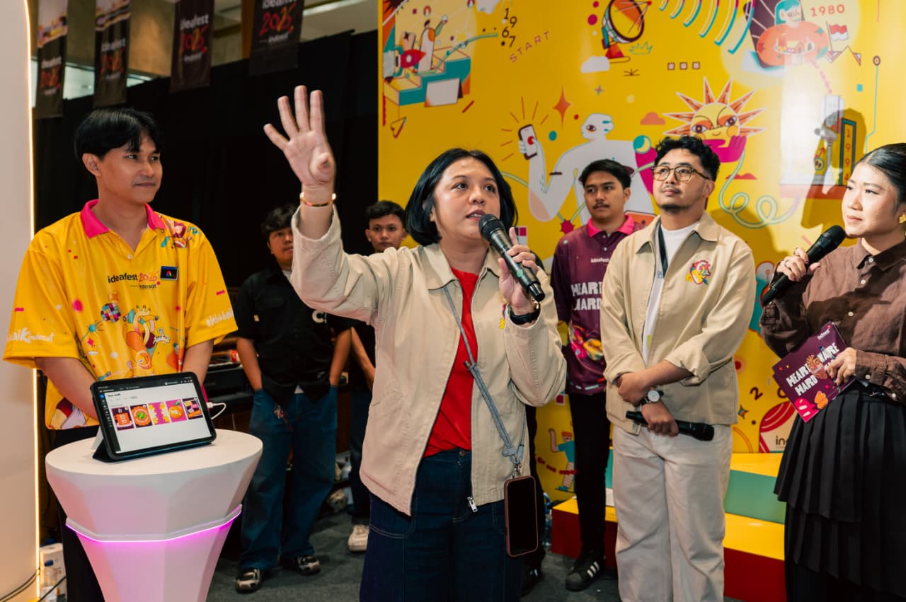 Ovidia Nomia, SVP-Head of Corporate Communications Indosat Ooredoo Hutchison