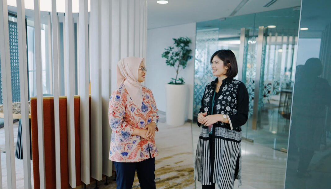 Direktur Utama Telkom Dian Siswarini